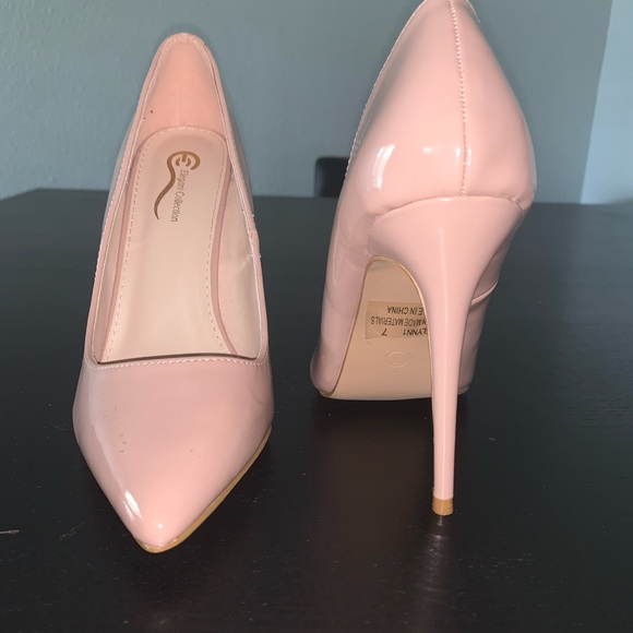 Heels - Picture 3 of 3